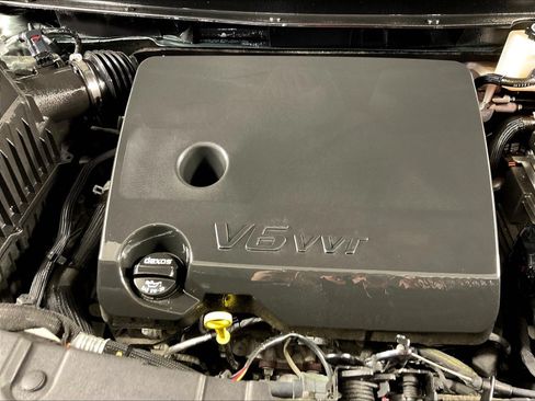 Used 2023 Chevrolet Traverse LT FWD image 31