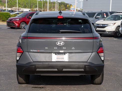 Used 2025 Hyundai Kona SEL image 4