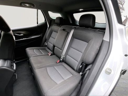 Used 2023 GMC Terrain SLE w/ Driver Convenience Package image 16