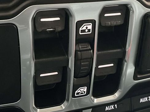 Used 2021 Jeep Wrangler Unlimited Sahara w/ Safety Group image 21