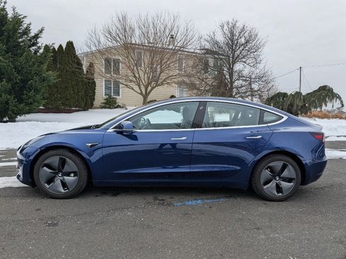 Used 2018 Tesla Model 3 Mid Range image 4