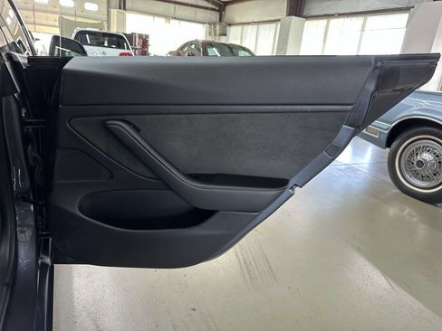 Used 2018 Tesla Model 3 image 14