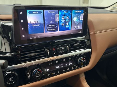 New 2026 Nissan Pathfinder Platinum AWD/4WD image 12
