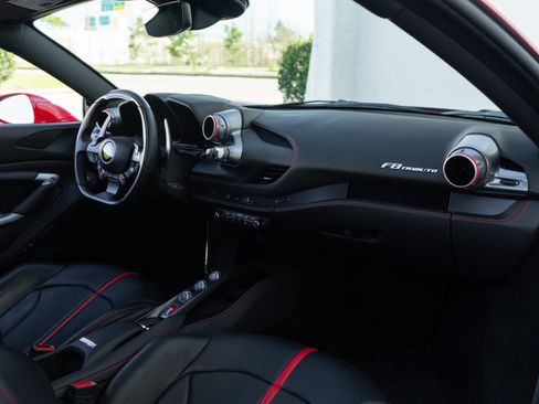 Used 2022 Ferrari F8 Tributo image 16