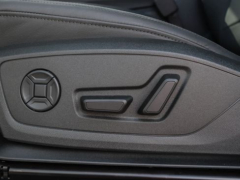 New 2025 Audi Q3 2.0T Premium image 27