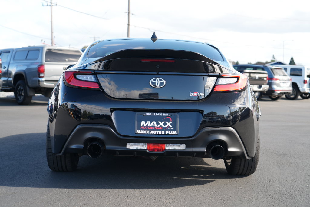 Used 2025 Toyota GR86 Premium w/ Performance Package RWD image 11