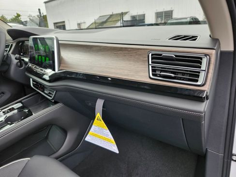 New 2026 Volkswagen Atlas SEL Premium R-Line AWD/4WD image 17