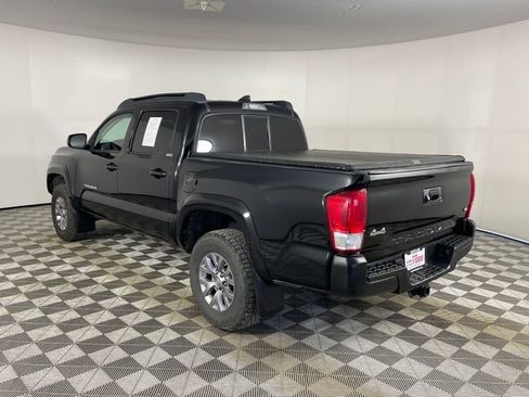 Used 2016 Toyota Tacoma SR5 w/ SR5 Appearance Package (SN) image 21