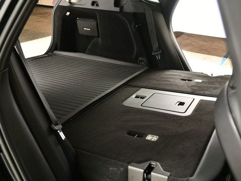 Used 2022 Volvo XC60 B5 Momentum w/ Protection Package Premier image 65