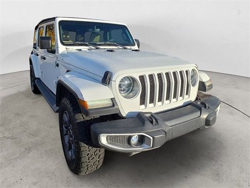 Used 2018 Jeep Wrangler Unlimited Sahara image 7