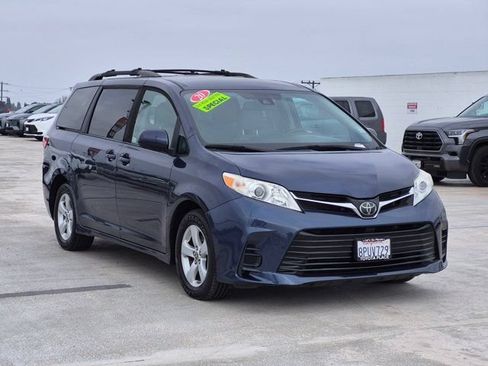 Used 2020 Toyota Sienna LE FWD image 4
