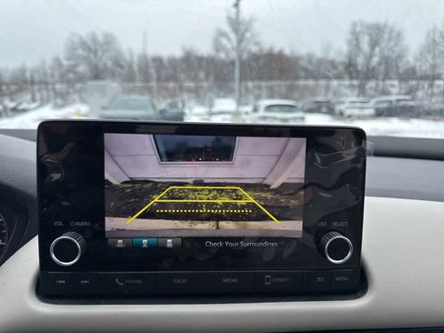 Used 2023 Honda HR-V LX image 25