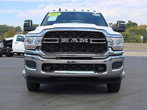 Used 2023 RAM 3500 Tradesman w/ Chrome Appearance Group image 8