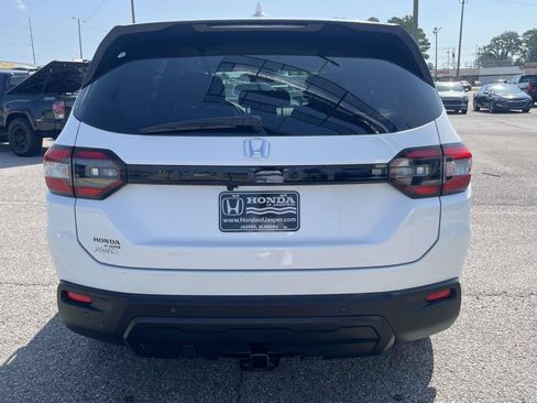 Certified 2025 Honda Pilot EX-L image 3