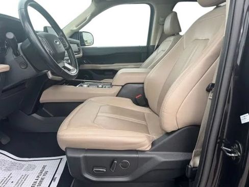 Used 2024 Ford Expedition Limited AWD/4WD image 9
