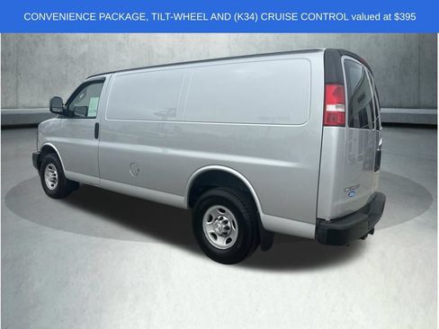 Used 2017 Chevrolet Express 2500 RWD image 4