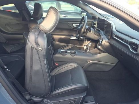 Used 2025 Ford Mustang GT Premium RWD image 5