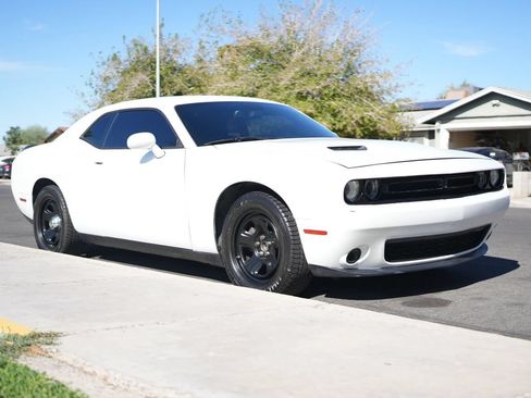 Used 2016 Dodge Challenger SXT RWD image 15
