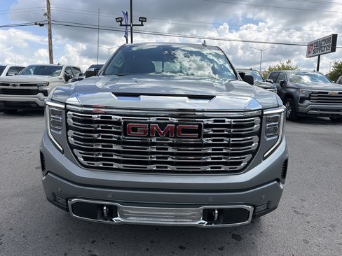 Used 2024 GMC Sierra 1500 Denali w/ Denali Reserve Package AWD/4WD image 2