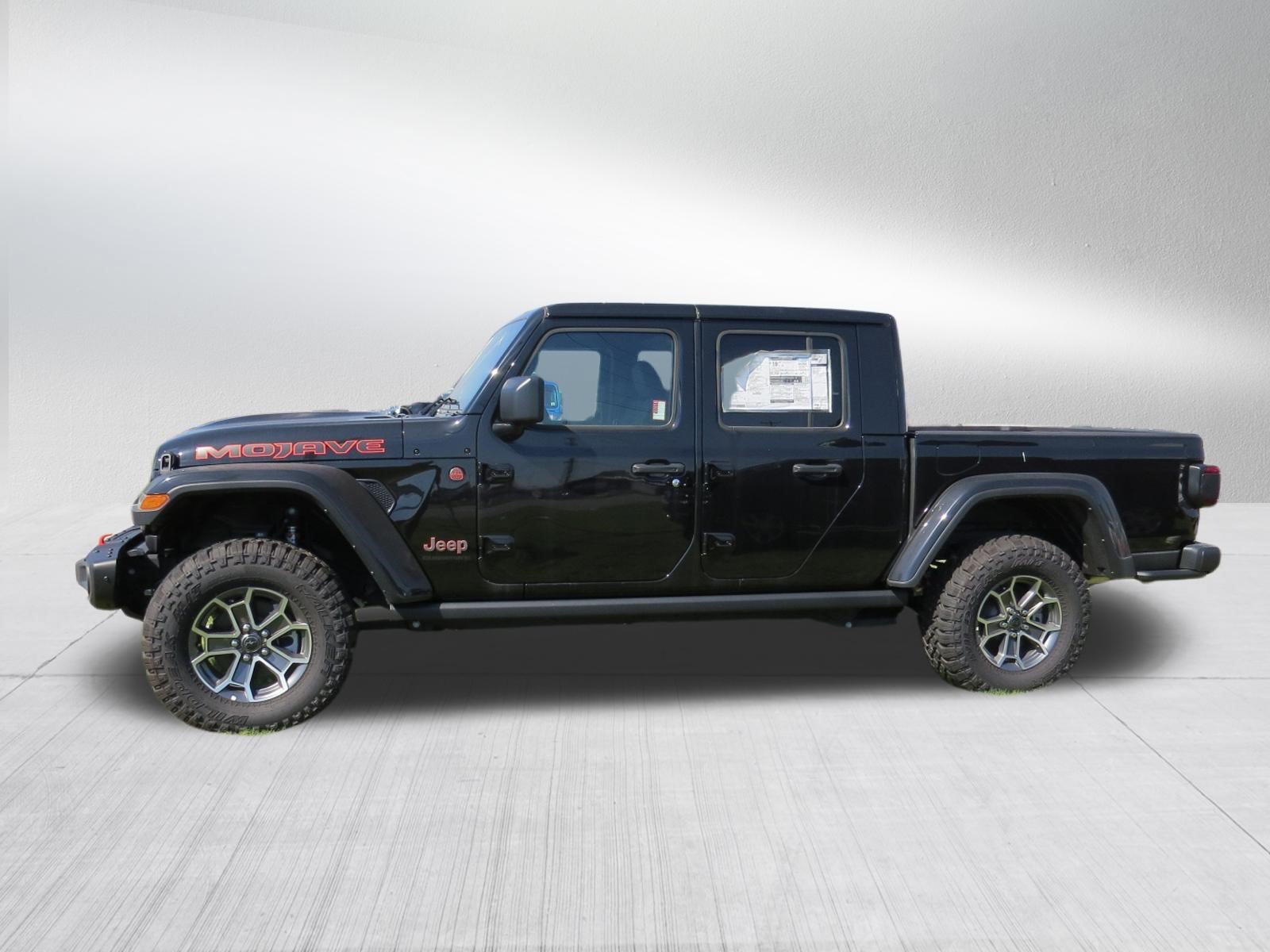 Used 2025 Jeep Gladiator Mojave AWD/4WD image 7
