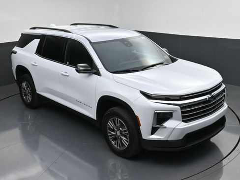 New 2026 Chevrolet Traverse LT w/ Driver Confidence Package FWD image 46