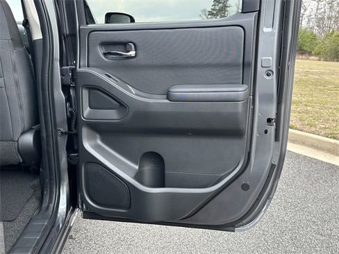 Certified 2023 Nissan Frontier SV w/ SV Convenience Package image 17