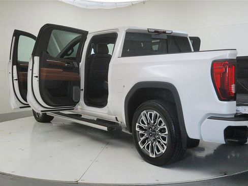 Used 2023 GMC Sierra 1500 Denali Ultimate AWD/4WD image 11
