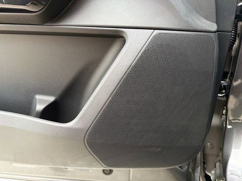 New 2025 Nissan Pathfinder SV w/ Black Appearance Package image 19