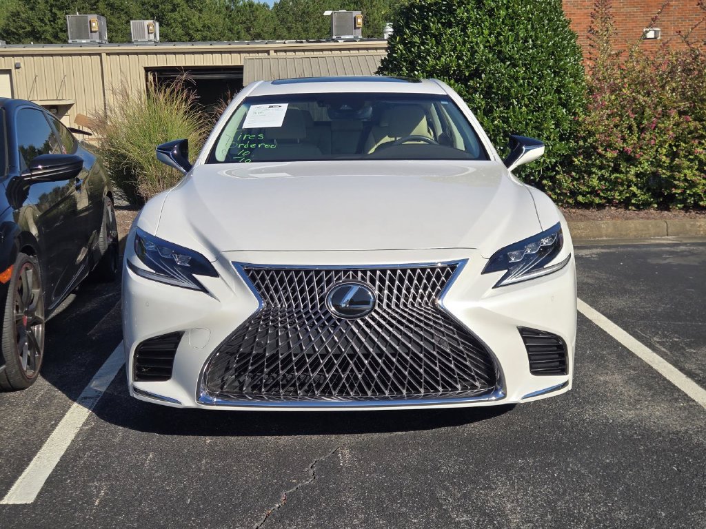 Used 2018 Lexus LS 500 w/ Accessory Package (Z2) RWD image 3