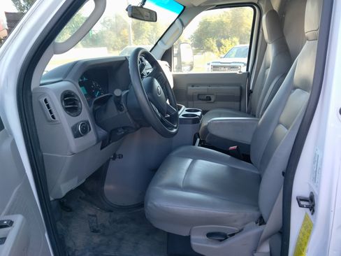 Used 2022 Ford E-350 and Econoline 350 Super Duty w/ Power Windows & Locks Group image 9