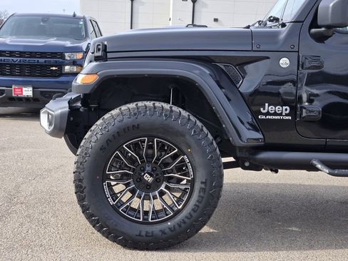 Used 2020 Jeep Gladiator Overland w/ Popular Equipment Package image 6