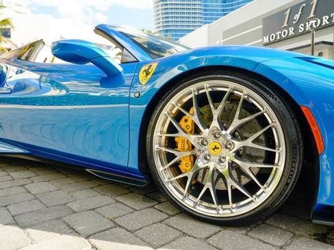 Used 2021 Ferrari F8 Tributo RWD image 35