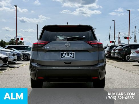 Used 2024 Nissan Rogue S FWD image 5