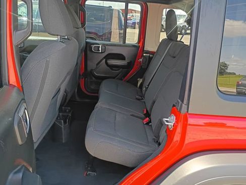 Used 2025 Jeep Wrangler Unlimited Sport AWD/4WD image 24
