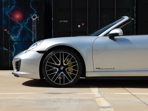 Used 2017 Porsche 911 Carrera 4 AWD/4WD image 27