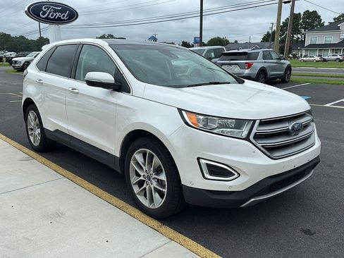 Used 2018 Ford Edge Titanium w/ Equipment Group 302A AWD/4WD image 3