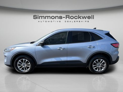 Used 2022 Ford Escape SE w/ Convenience Package AWD/4WD image 2
