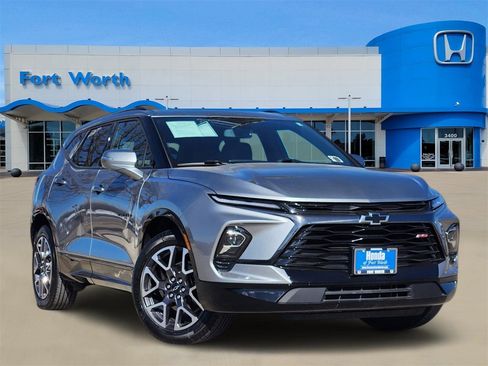 Used 2025 Chevrolet Blazer RS image 1