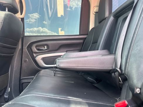 Used 2020 Nissan Titan SL w/ Moonroof Package RWD image 37