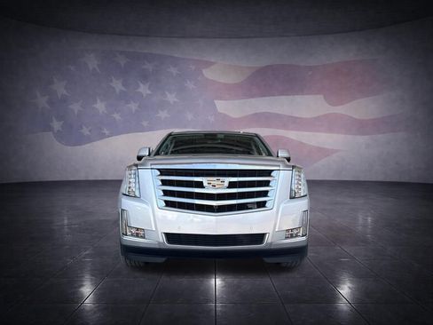 Used 2020 Cadillac Escalade ESV Luxury RWD image 8