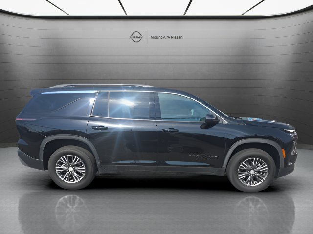 Used 2026 Chevrolet Traverse LT AWD/4WD image 3