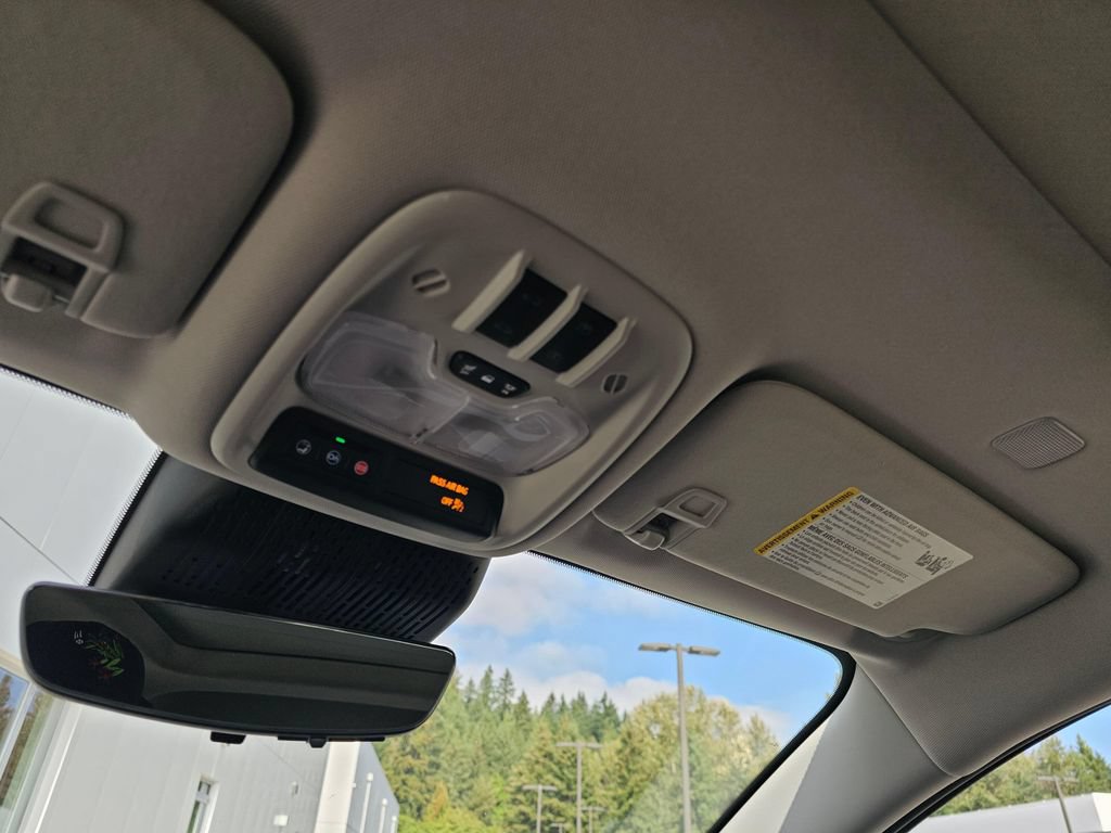 New 2027 Chevrolet Bolt RS w/ Technology Package FWD image 31