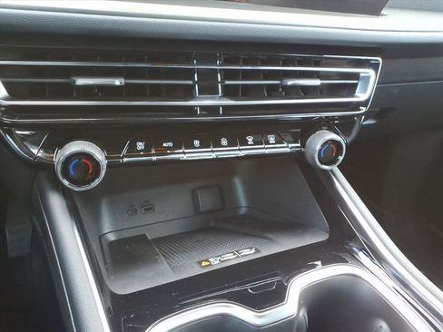 New 2026 Chevrolet Traverse LT w/ Enhanced Driving Package image 9