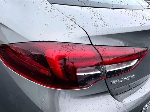 Used 2018 Buick Regal Essence image 28