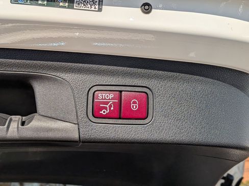 Certified 2024 Mercedes-Benz GLE 450 4MATIC image 33