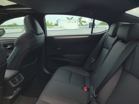 Certified 2023 Lexus ES 350 F Sport FWD image 13