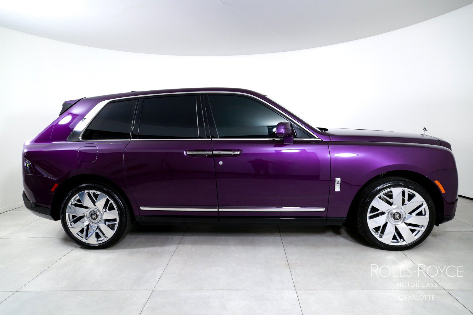 Certified 2025 Rolls-Royce Cullinan AWD/4WD image 10