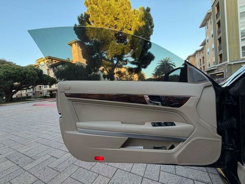 Used 2013 Mercedes-Benz E 550 Cabriolet image 35