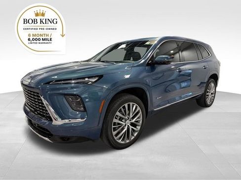 Used 2025 Buick Enclave Avenir FWD image 1