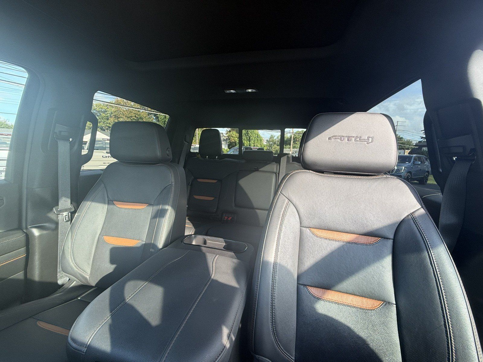 Used 2024 GMC Sierra 1500 AT4 w/ Technology Package AWD/4WD image 11